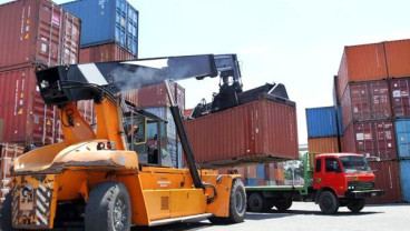  INSPEKSI KELAIKAN KONTAINER  : Pelayaran Khawatir Biaya Logistik Terkerek