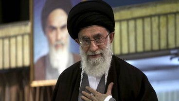 Khamenei Perintahkan Para Pejabat Selesaikan Krisis Ekonomi Iran