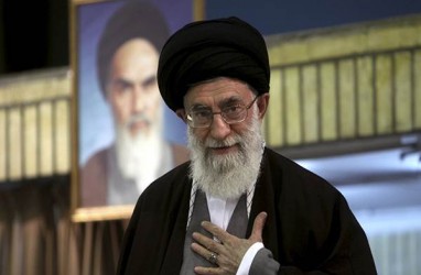 Khamenei Perintahkan Para Pejabat Selesaikan Krisis Ekonomi Iran