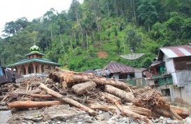 Banjir Bandang di Mandailing Natal Tewaskan 17 Orang