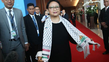Menlu Retno Jalan Santai dengan Menlu Palestina di CFD