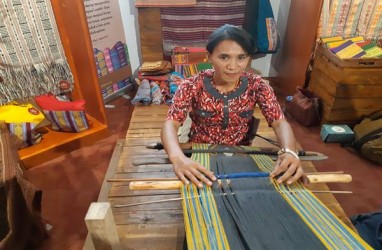Menenun Masih jadi Andalan Pendapatan Perempuan NTT