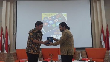 Sutopo Raih Penghargaan "Tokoh Teladan Anti-Hoax Indonesia"