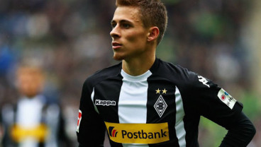Hasil Bundesliga: Menang 4 - 0, Gladbach Bayangi Dortmund di Pucuk Klasemen