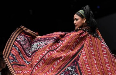 Anne Avantie Hadirkan ‘Badai Pasti Berlalu’ di Jakarta Fashion Week 2019