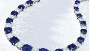 Kalung Sapphire Kashmir 109.8 Karat Dilelang Christie's. Ini Harganya