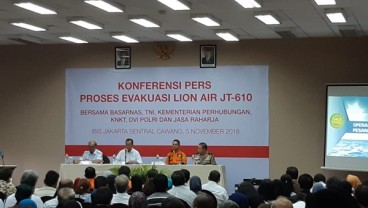 Kabasarnas Meneteskan Air Mata Dihadapan Keluarga Korban Pesawat Lion Air JT610