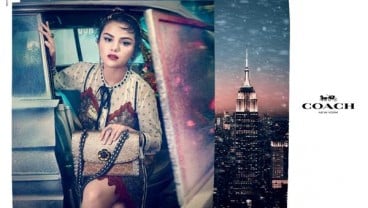 Lights, Camera, Holiday Coach Bersama Selena Gomez