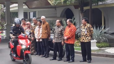 Jajal Sepeda Motor Listrik Gesits, Presiden Jokowi Mengaku Sempat Bingung