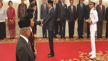 Presiden Jokowi Anugerahkan Gelar Pahlawan kepada Enam Tokoh Nasional