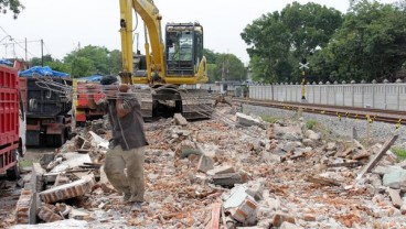 Pembersihan Lahan Rel Ganda KA di Sragen Berlanjut