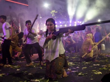 ‘Surabaya Membara’ Makan Korban, Khofifah Sebut Tahun Depan Tetap Dipentaskan