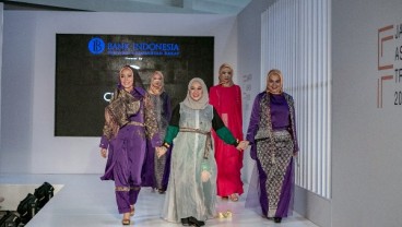 Tenun Sambas Kalimantan Barat  Tampil di Jakarta Fashion Trend 2019