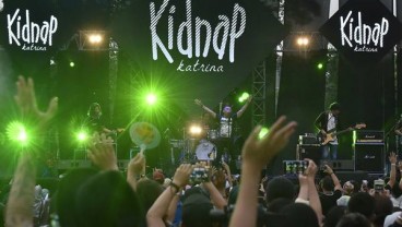 90's Festival, 2D  Bikin Penonton Histeris