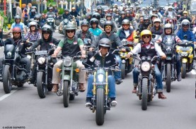 Blusukan ke Pasar, Jokowi Konvoi Motor di Bandung