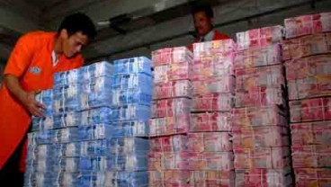 KABAR PASAR 12 NOVEMBER: Aset 13 Bank Terbesar Tumbuh Melambat, BUMN Rapatkan Barisan
