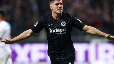 Luka Jovic Top Skor Bundesliga 9 Gol