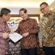 Mandiri Utama Finance Revisi Target