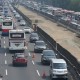 KEMACETAN JAKARTA-CIKAMPEK  : Opsi Paksa Mobil Keluar Tol Disiapkan