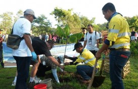 Amman Mineral Gelar Bersih Pantai Tropical Sumbawa Barat