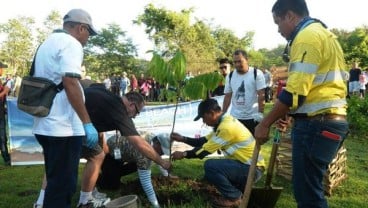 Amman Mineral Gelar Bersih Pantai Tropical Sumbawa Barat