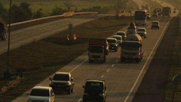  ANGKUTAN LOGISTIK  : Tol Trans Jawa Dinilai Masih Mahal