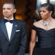 Bawa Bunga, Barack Obama Kejutkan Michelle