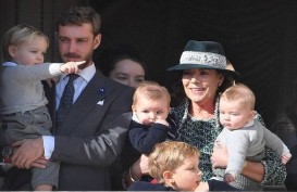 Putri Caroline  Gendong Dua Cucunya Saat Hari Kemerdekaan Monaco