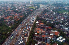 Lintasan Tol Jakarta-Cikampek Macet Parah hingga Mengular ke Bekasi