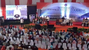 Presiden Jokowi Hadiri Penyerahan Sertifikat Tanah di Kabupaten Bogor