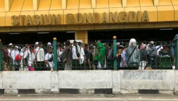 Reuni 212: Antrean Tiket Stasiun Gondangdia Mengular