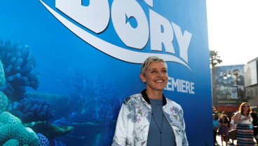 The Ellen Show Bagi-bagi iPhone XR ke Penonton