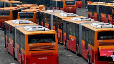 Anies Tinjau Koridor Tujuh Transjakarta