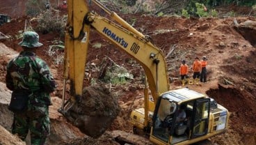 Longsor Tutup Jalan Raya Bandung - Cisewu, Garut