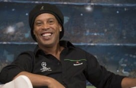  Ronaldinho Ramaikan Alex Noerdin Cup 2019