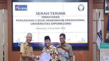 Bank Jateng Syariah Bantu 2 Mobiln Operasional Untuk Undip