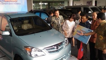 Daihatsu Serahkan 20 Mobil Rekondisi Milik Pelanggan Setia