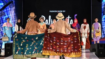 Kolaborasi Tenun Songket Balimagista Diluncurkan di Makassar