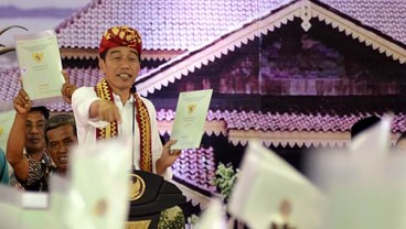 Presiden Jokowi Serahkan Izin Perhutanan Sosial di Provinsi Jambi 