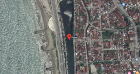 Citra Danau Cimpago tepi Pantai Padang dari satelit Google Maps