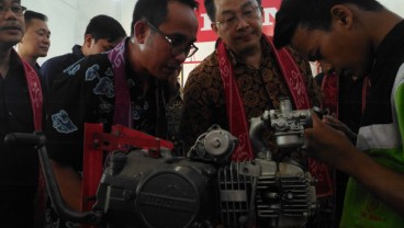 LINK AND MATCH INDUSTRI SEPEDA MOTOR : Alumni SMK Tak Hanya Siap Bekerja