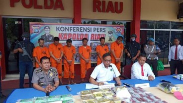 Polda Riau Gagalkan Penyelundupan 32 Kg Narkotika dan 20.000 Pil Happy Five