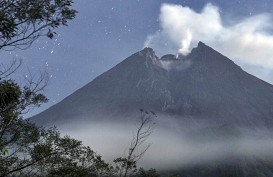 Gunung Merapi Mengalami Guguran Puluhan Kali