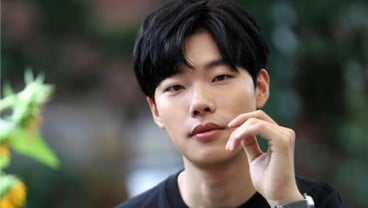 Ryu Jun Yeol Donasikan Rp128,5 juta untuk Kampanye Polusi Plastik