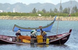 Cuaca Ekstrem, Ratusan Nelayan di Pantai Selatan Cianjur Berhenti Melaut 