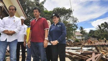 Kemenkes Kirim Bantuan Obat Seberat 315,9 Kilo untuk Korban Tsunami