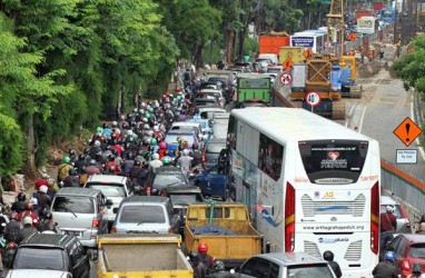 Jembatan Layang Rawa Buaya Retak, Lalu Lintas Dialihkan