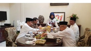 Sambil Makan Pecel, Jokowi dan Ma'ruf Bahas Hasil Survei Pilpres