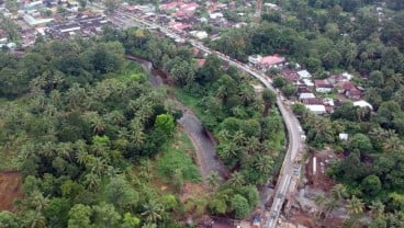 Polisi Terapkan Sistem Buka Tutup di Jembatan Darurat Batang Kalu