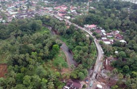Polisi Terapkan Sistem Buka Tutup di Jembatan Darurat Batang Kalu